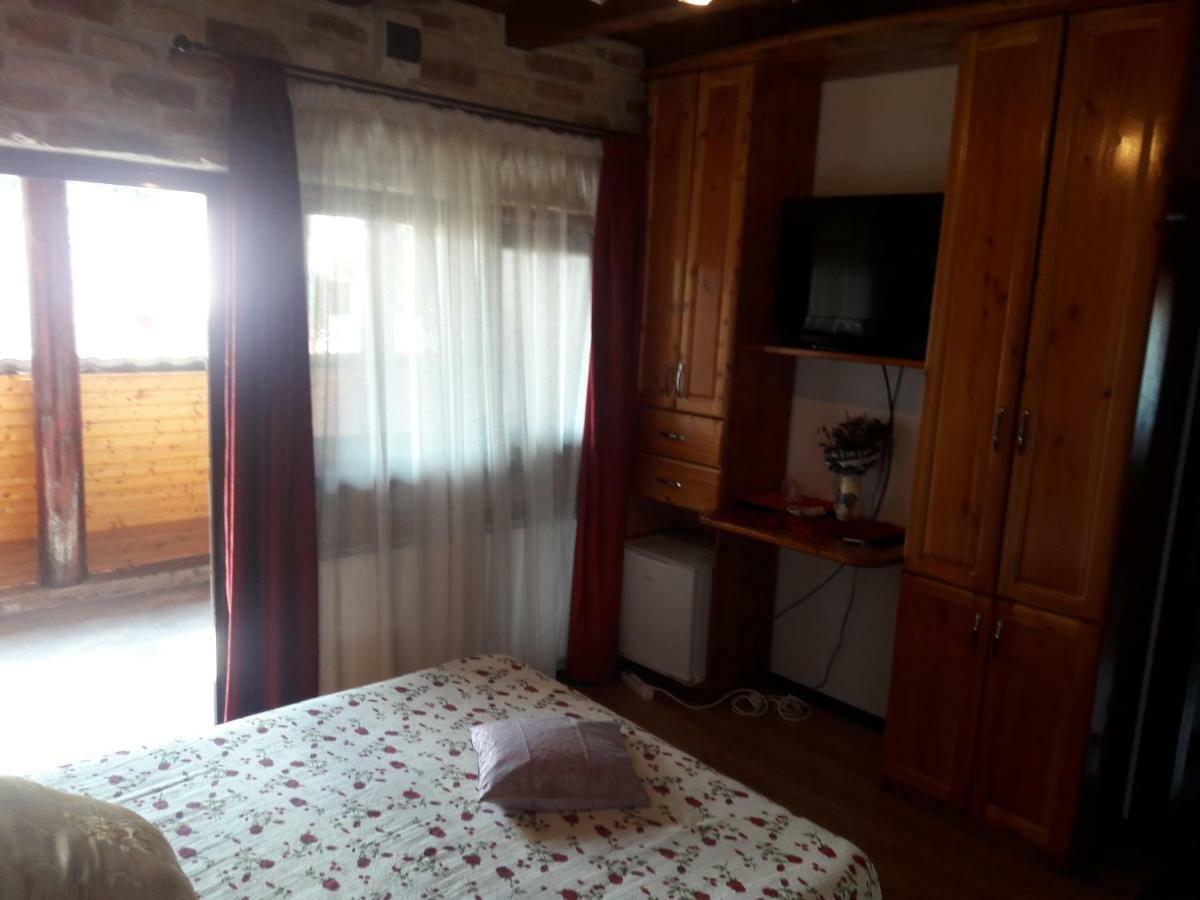 Casa Daos Hotel Nucşoara Екстериор снимка